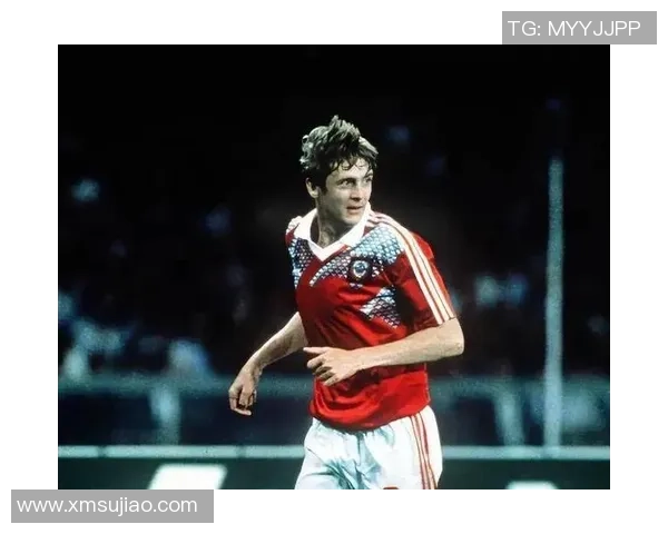 70年代足球传奇风云人物回顾 十大球星的辉煌时代与足球历史印记