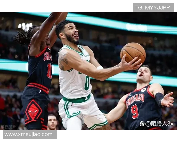 NBA球星趣味点评足球运动展现跨界视角与别样精彩 NBA球星趣味点评足球运动展现跨界视角与别样精彩