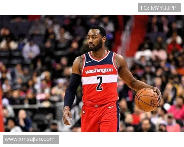 球星意外摔倒瞬间引发球场风波伤势成焦点赛后反响热议