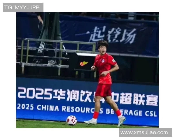 足球天才混剪 展现传奇球星技艺与赛场辉煌瞬间