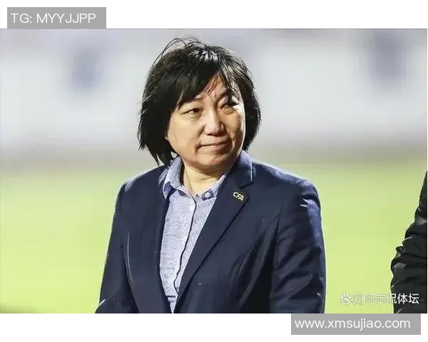 足球明星妻子惊艳亮相美丽照片引发热议网友纷纷点赞称赞其气质与风采